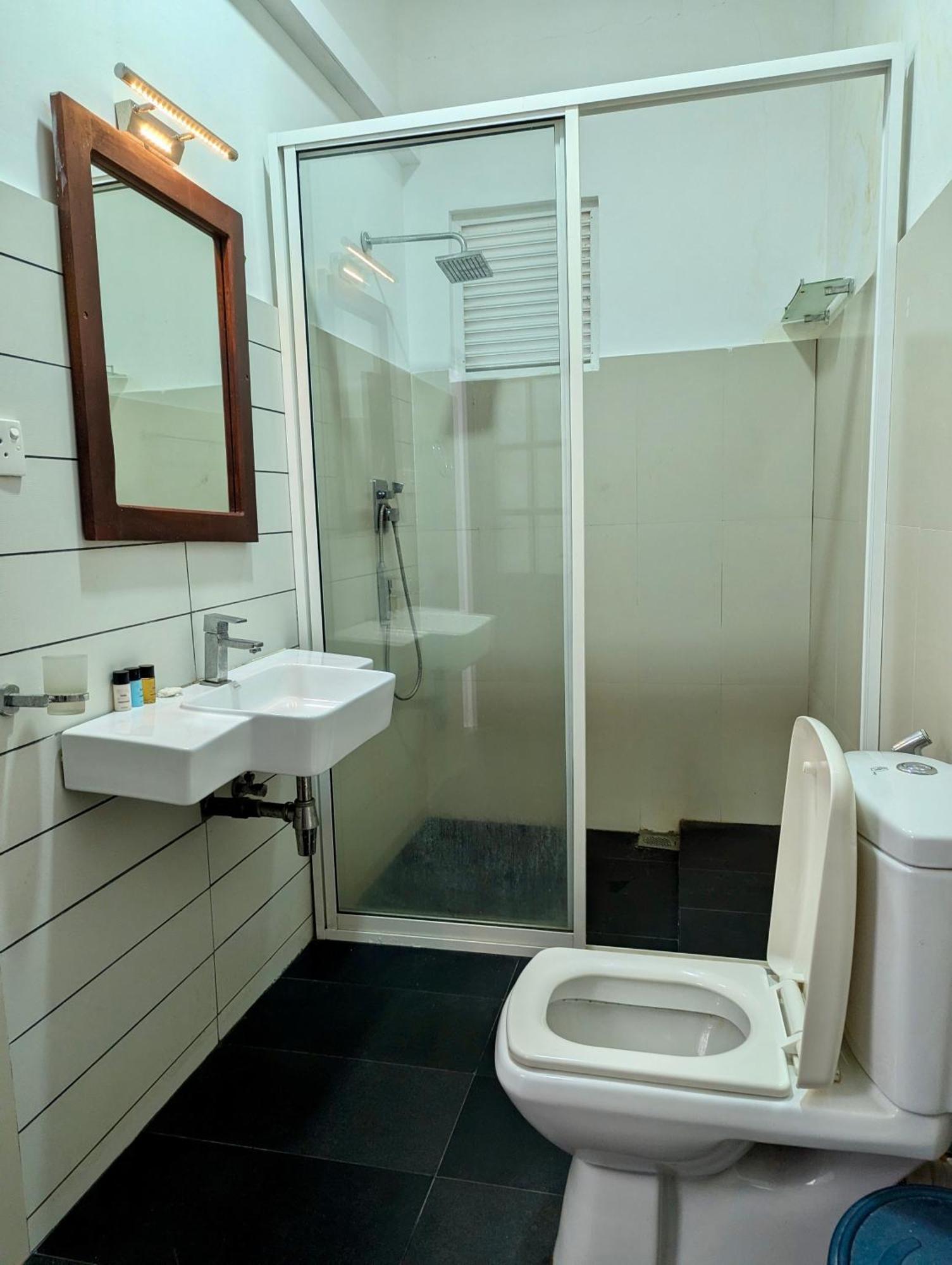 Bliss Apartment Hikkaduwa Ngoại thất bức ảnh