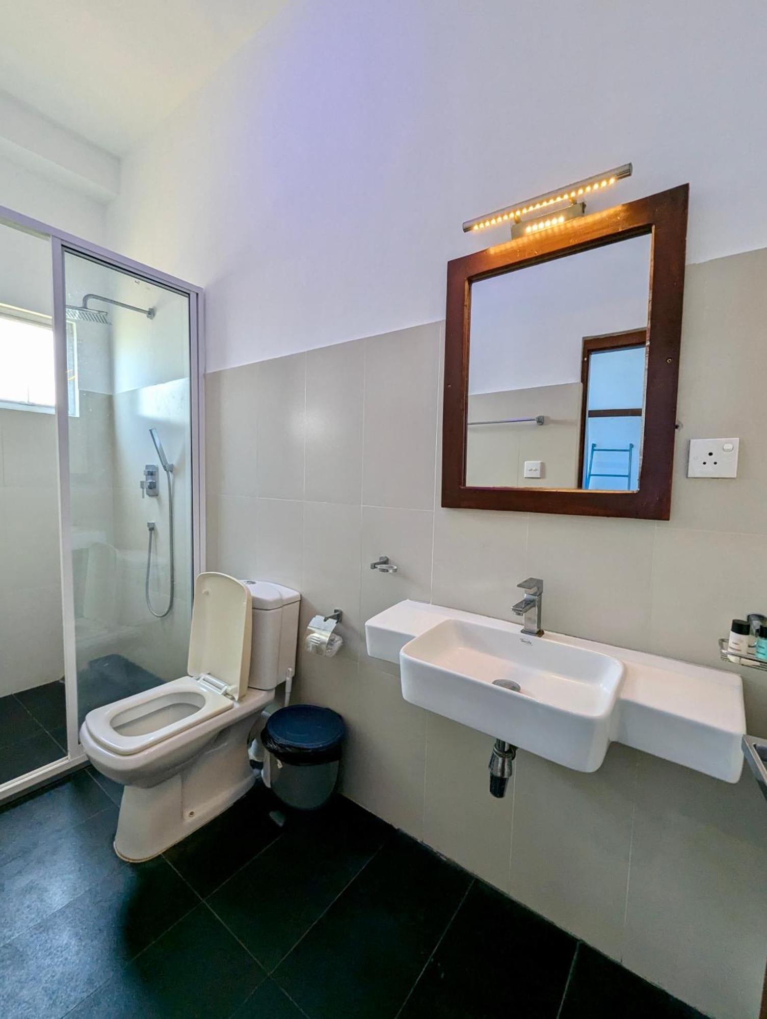 Bliss Apartment Hikkaduwa Ngoại thất bức ảnh